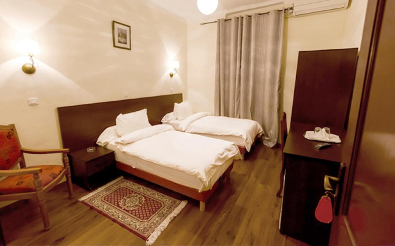 Hotel Suisse 알제 외부 사진
